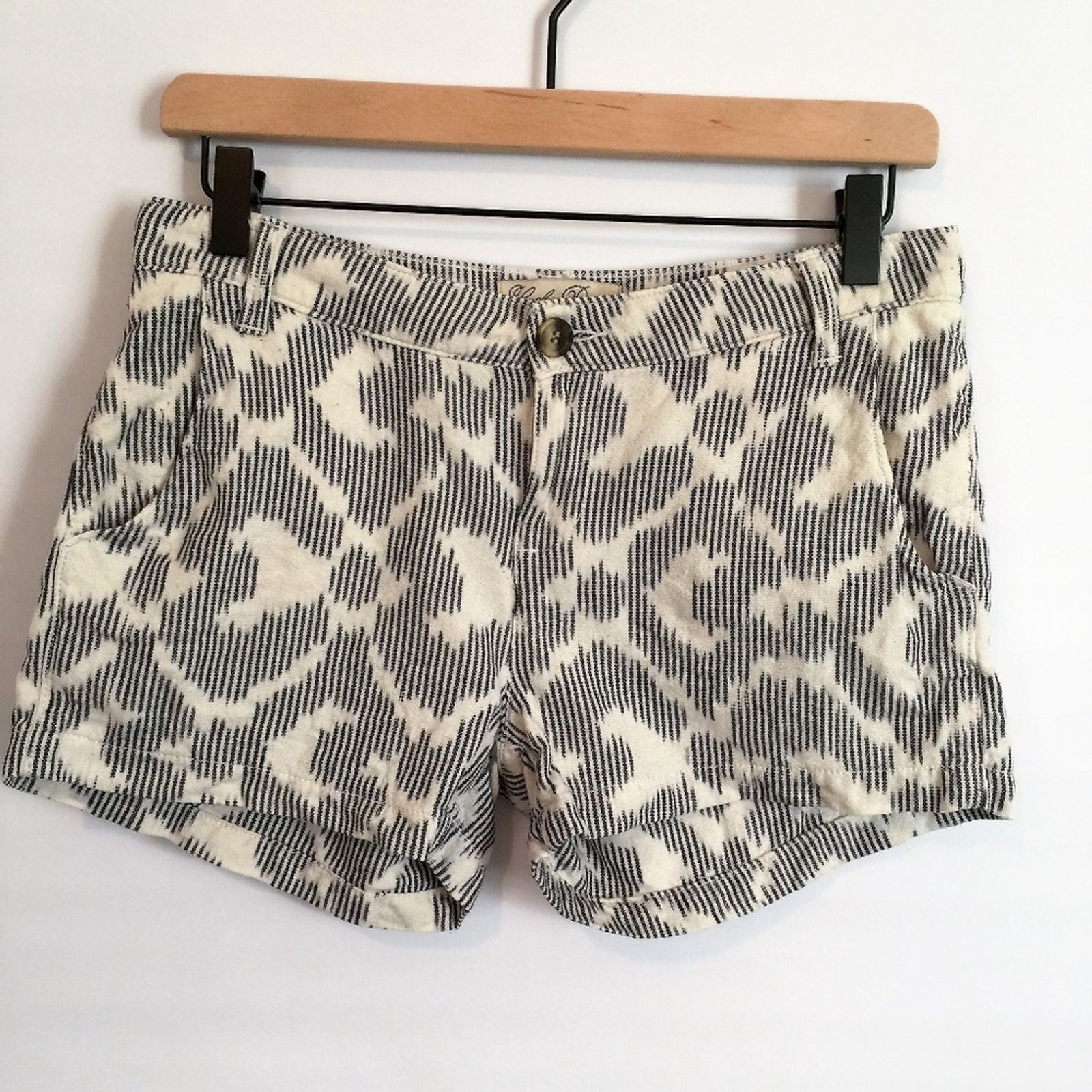 Lucky Brand Patterned Shorts 26